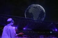東京オリンピック2020の開会式 空に地球を描くドローン