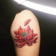 蓮の花の刺青