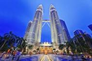 マレーシアのペトロナスツインタワー こわい